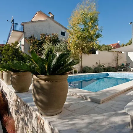Hébergement de vacances Ingrid - Four Bedroom With Pool Trogir