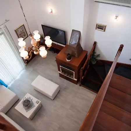 Ingrid - Four Bedroom With Pool Hébergement de vacances