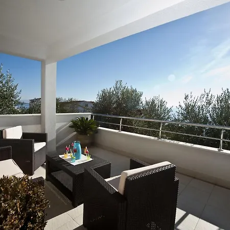 Holiday home Ingrid - Four Bedroom With Pool *