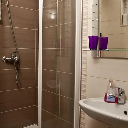 Ingrid - Four Bedroom With Pool Трогир