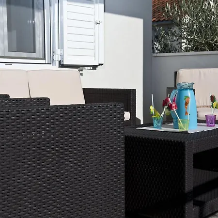 Ingrid - Four Bedroom With Pool * Трогир