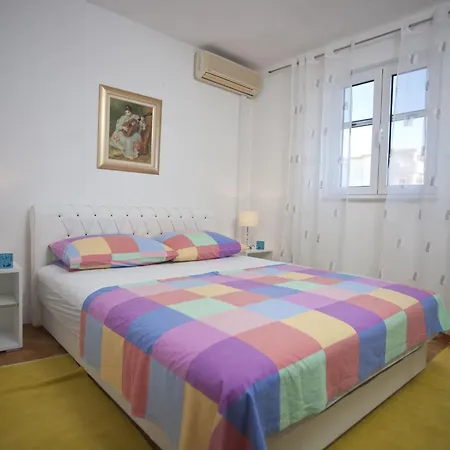 Ingrid - Four Bedroom With Pool Дом отдыха *