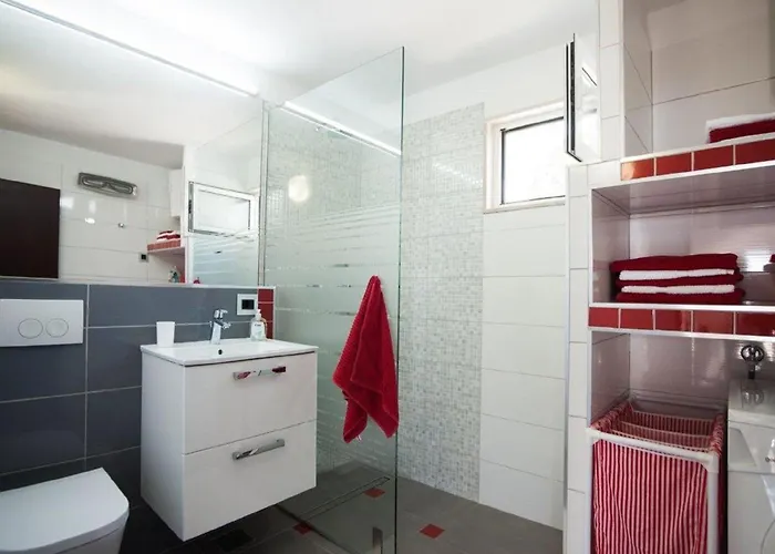 Ingrid - Four Bedroom With Pool