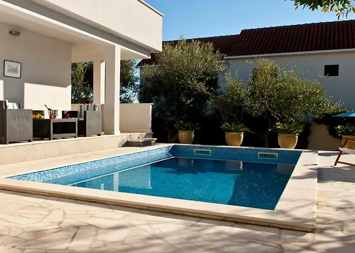 Ingrid - Four Bedroom With Pool * Trogir