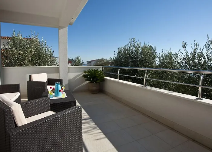 Ingrid - Four Bedroom With Pool * Trogir