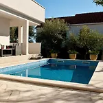Ingrid - Four Bedroom With Pool * Trogir