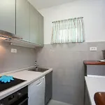 Vikendica Ingrid - Four Bedroom With Pool