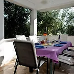Vikendica Ingrid - Four Bedroom With Pool
