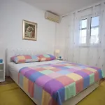 Ingrid - Four Bedroom With Pool Vikendica *